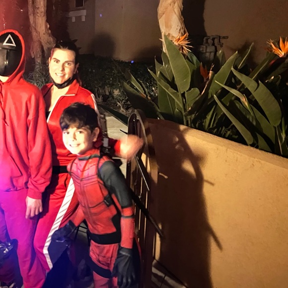 Kids Deadpool Costume L (8-10). Jumpsuit and mask only. Used in great condition. - Picture 3 of 3